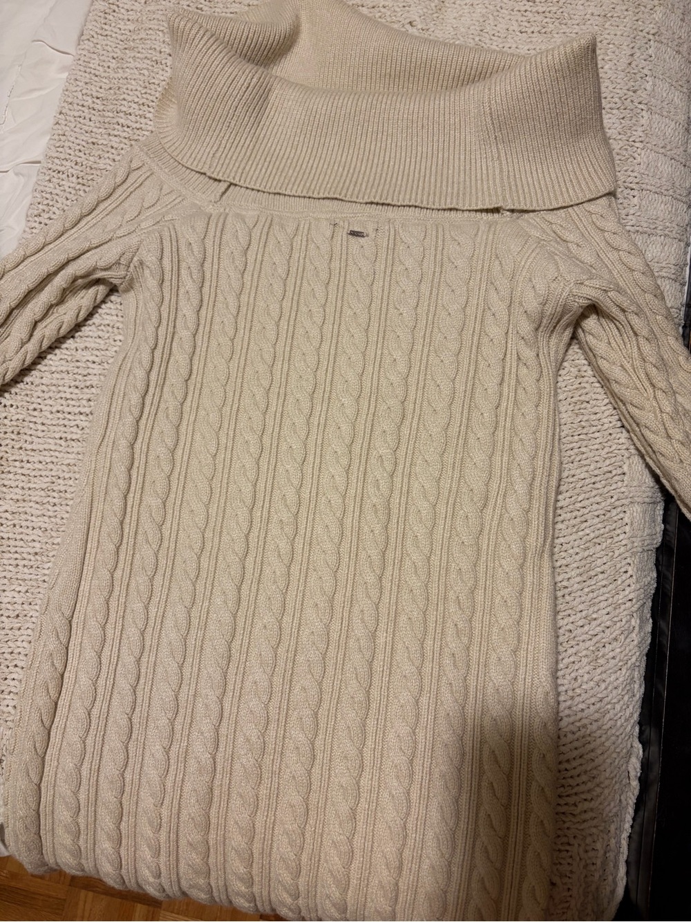 Guess Cream Cable-Knit Off-Shoulder Sweater